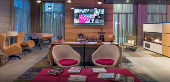 MOXY Hotel Heathrow